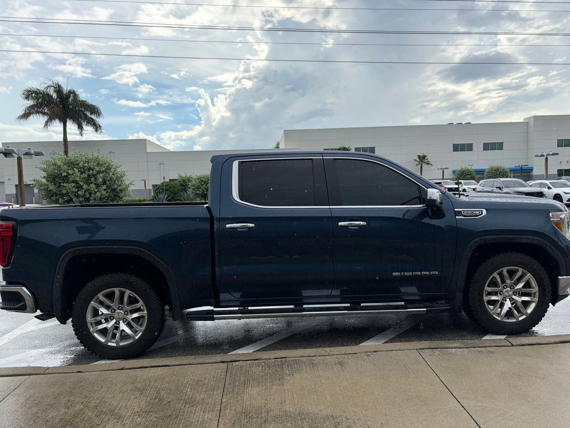 Used 2019 Pacific Blue Metallic GMC SLT image 5