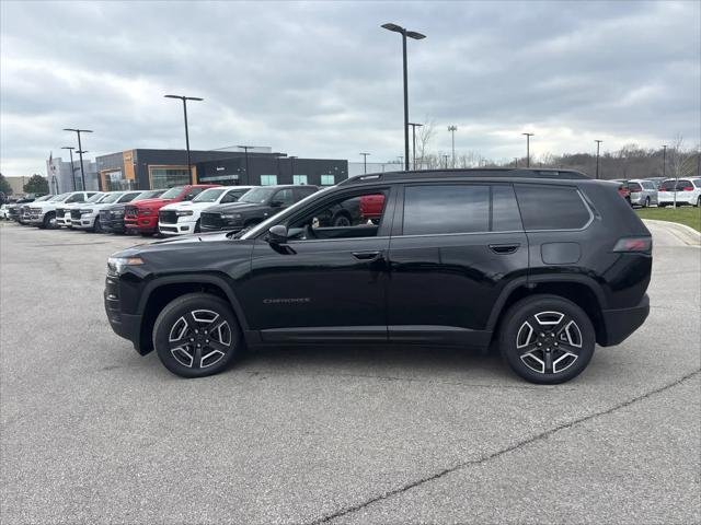 New 2026 Diamond Black Crystal Pearl-Coat Exterior Paint Jeep Laredo image 5