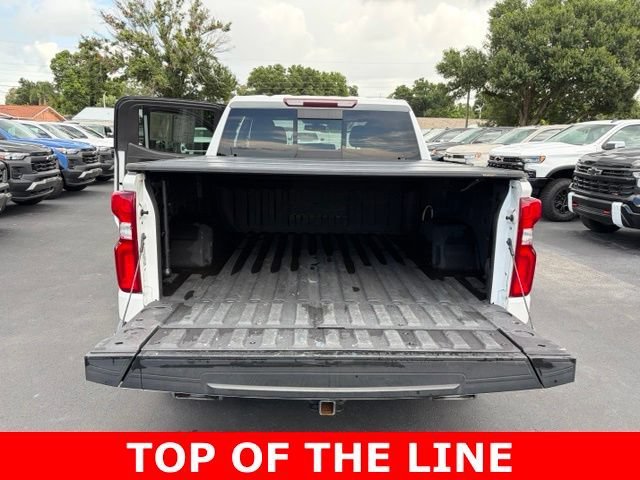 Used 2022 Iridescent Pearl Tricoat Chevrolet High Country image 16