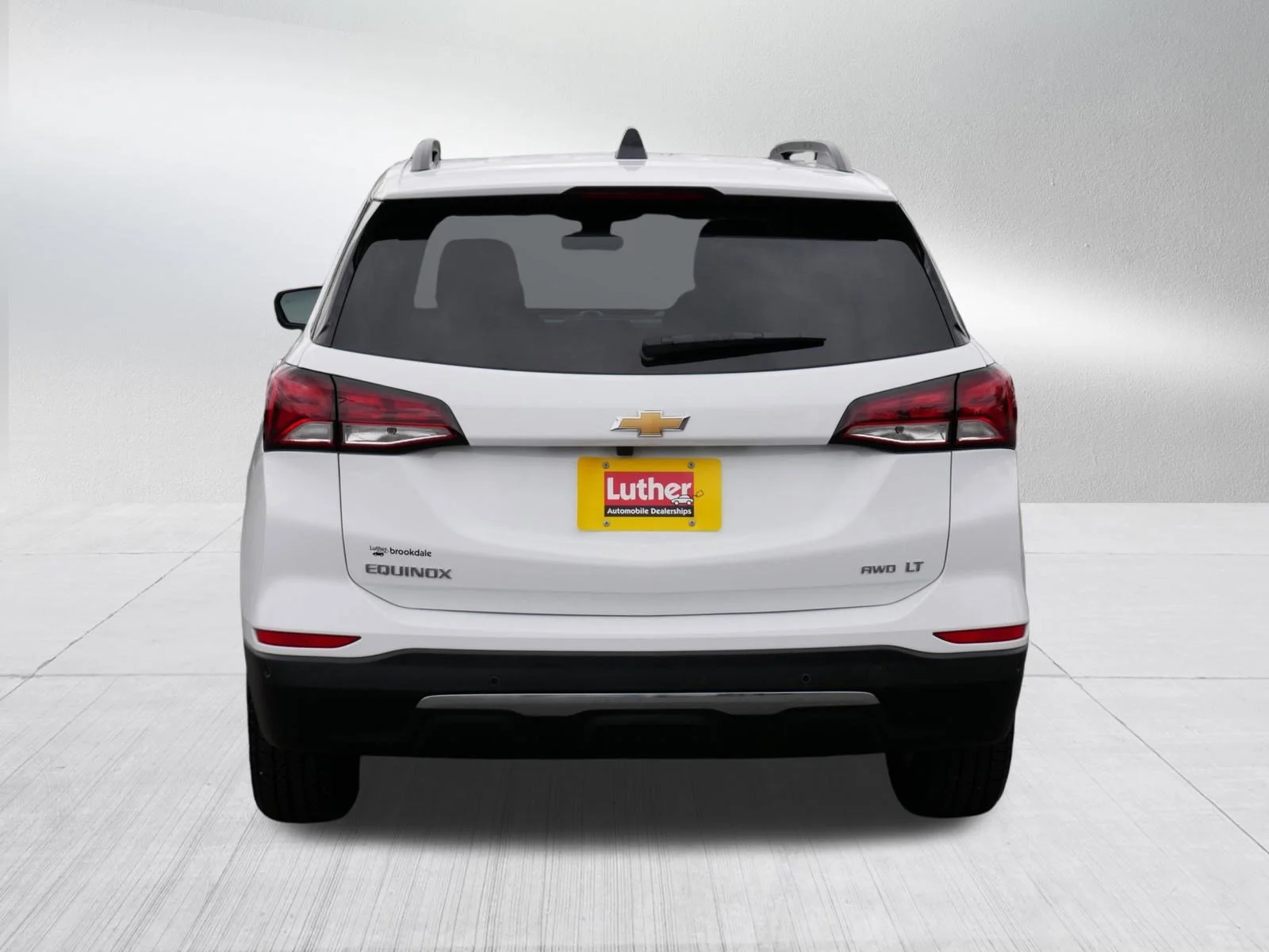 Used 2024 Summit White Chevrolet LT image 6