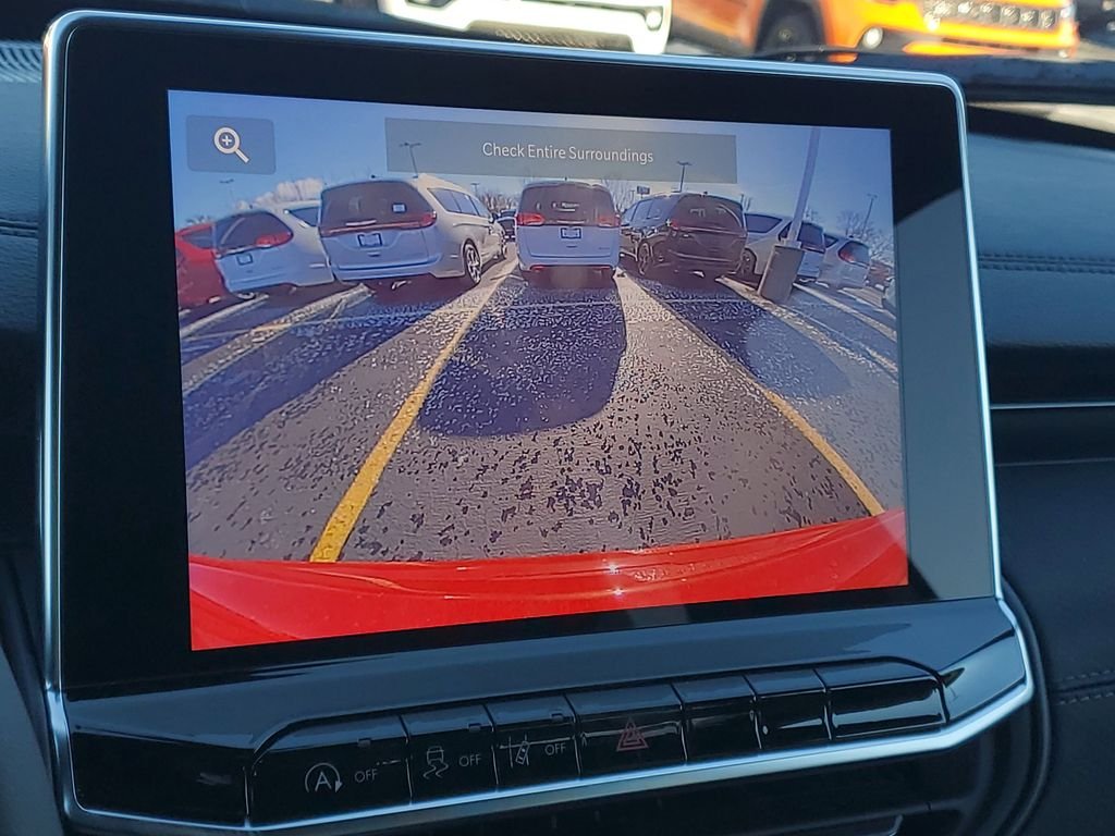 New 2026 Red Hot Pearlcoat Jeep Latitude image 27