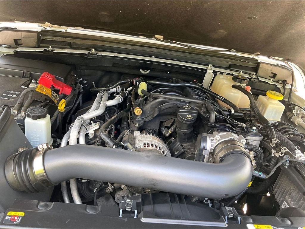 Used 2022 White Jeep Overland image 34