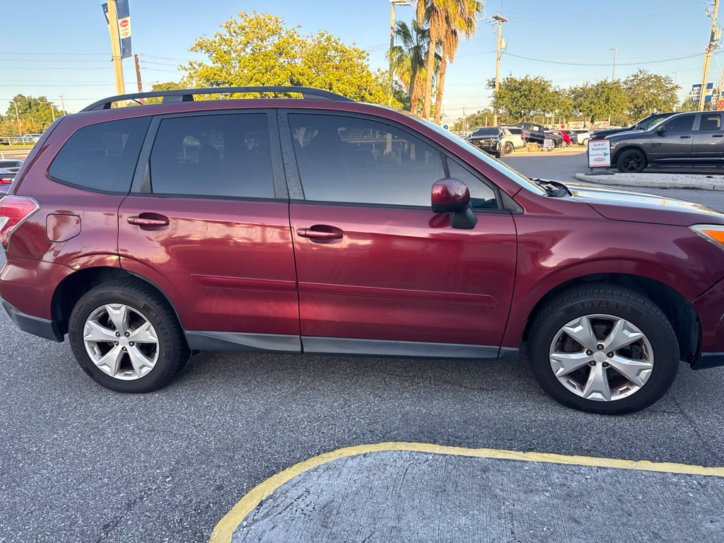 Used 2014 Red Subaru 2.5i Premium image 4
