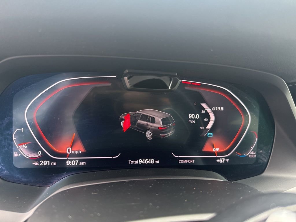 Used 2020 Green BMW xDrive40i image 4