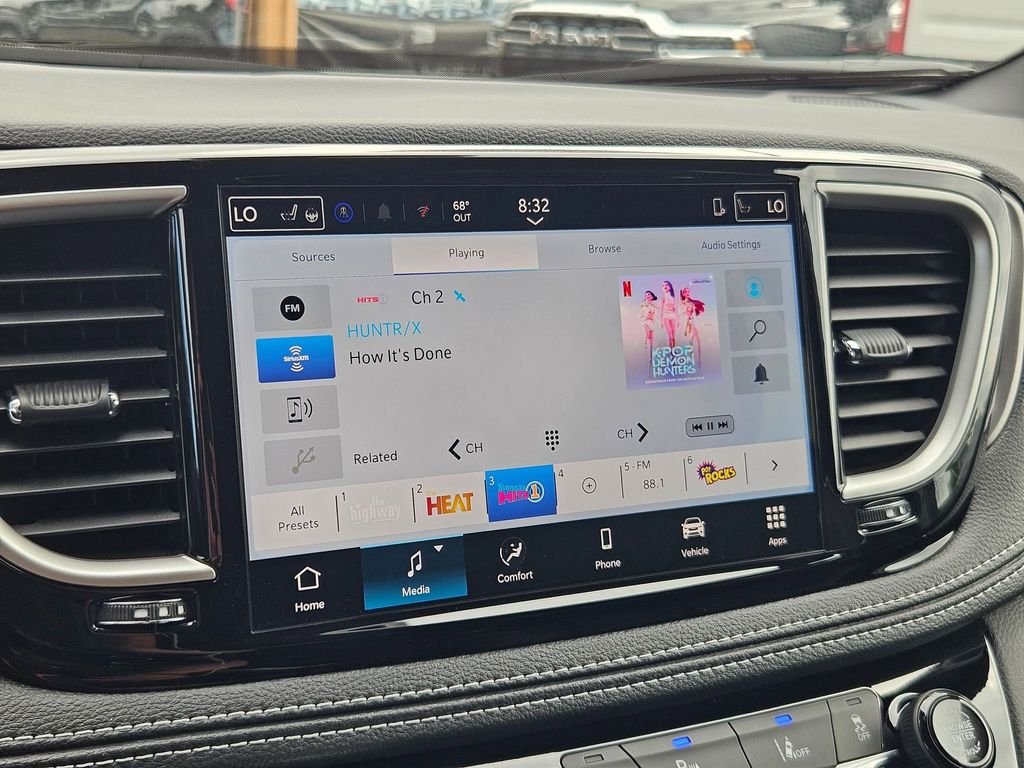 2026 Chrysler Pacifica Select - Photo 26