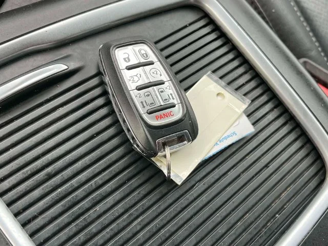 Certified Used 2022 Velvet Chrysler Touring L image 39