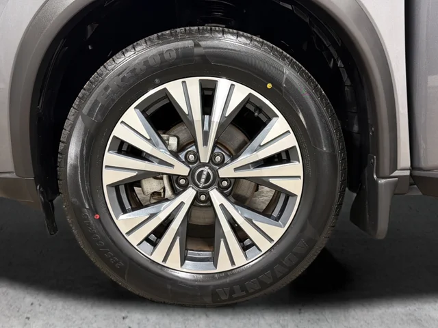 Used 2023 Gray Nissan SV image 44