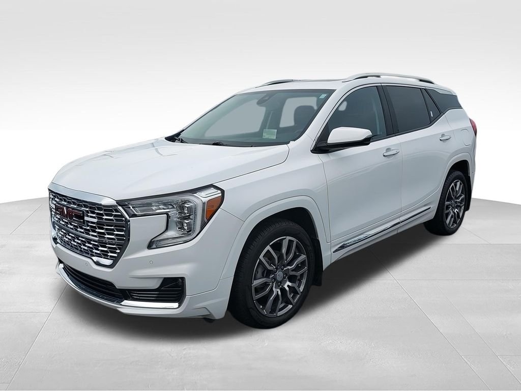 Used 2022 White GMC Denali image 4