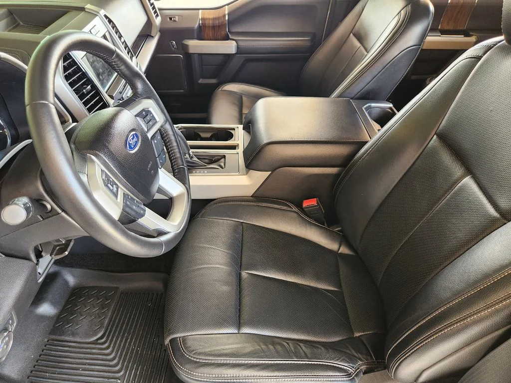 Used 2018 White Platinum Metallic Tri-Coat Ford LARIAT image 15
