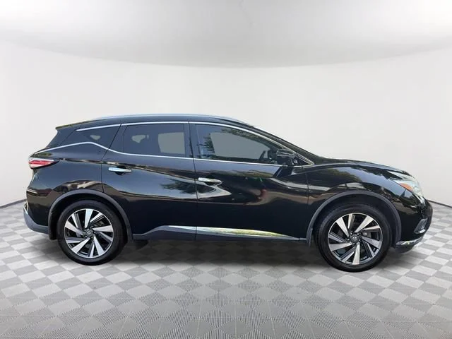 Used 2018 Black Nissan Platinum image 4