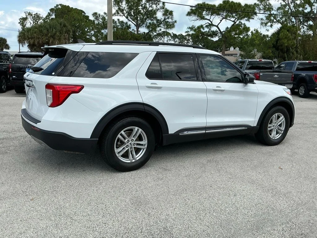 Used 2023 White Ford XLT image 9