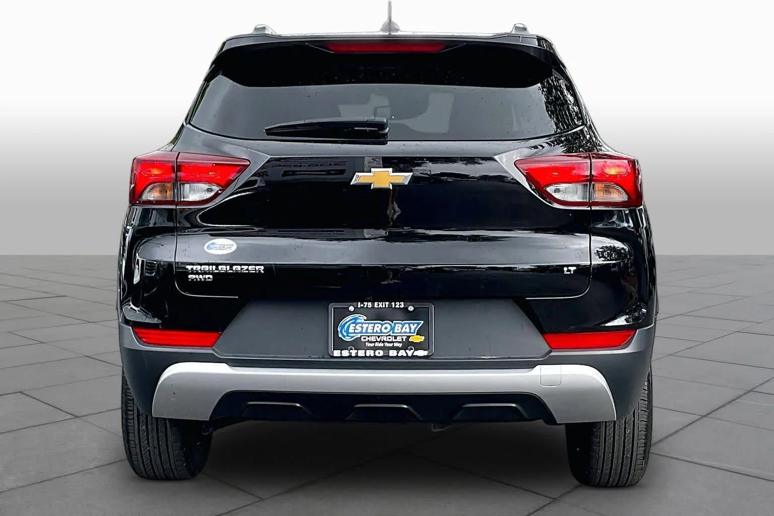 Used 2023 Mosaic Black Metallic Chevrolet LT image 8
