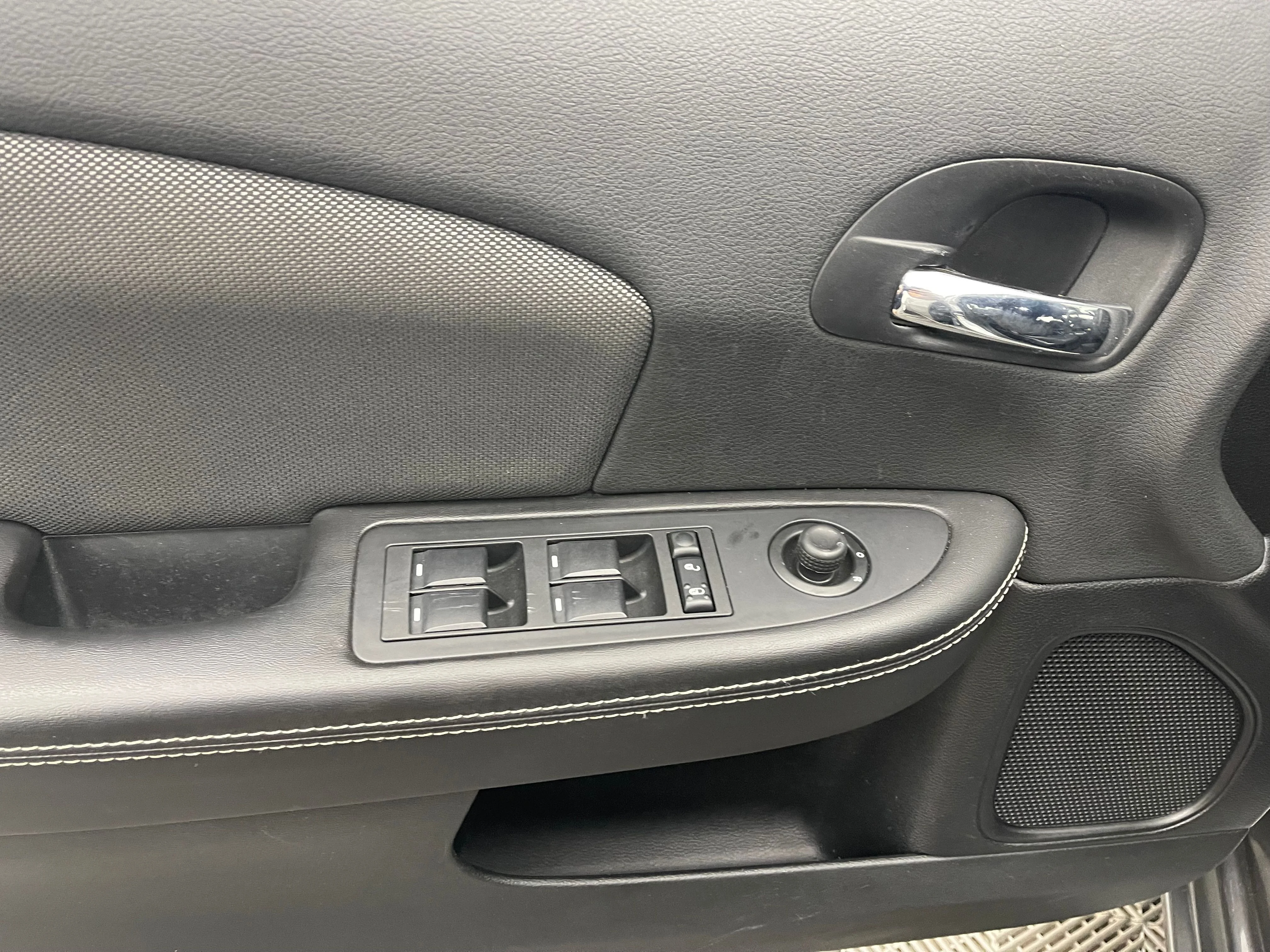 Used 2013 Mineral Gray Metallic Clearcoat Dodge SXT image 13
