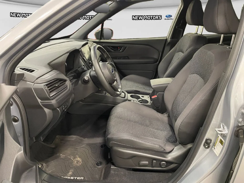 Used 2025 Ice Silver Metallic Subaru Premium image 9