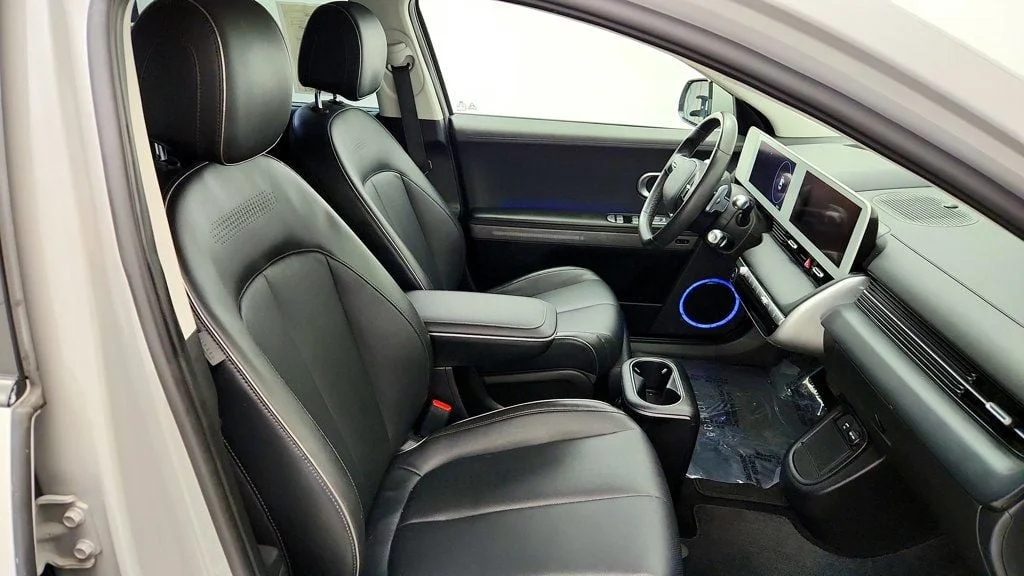 Used 2022 Cyber Gray Hyundai Limited AWD image 25