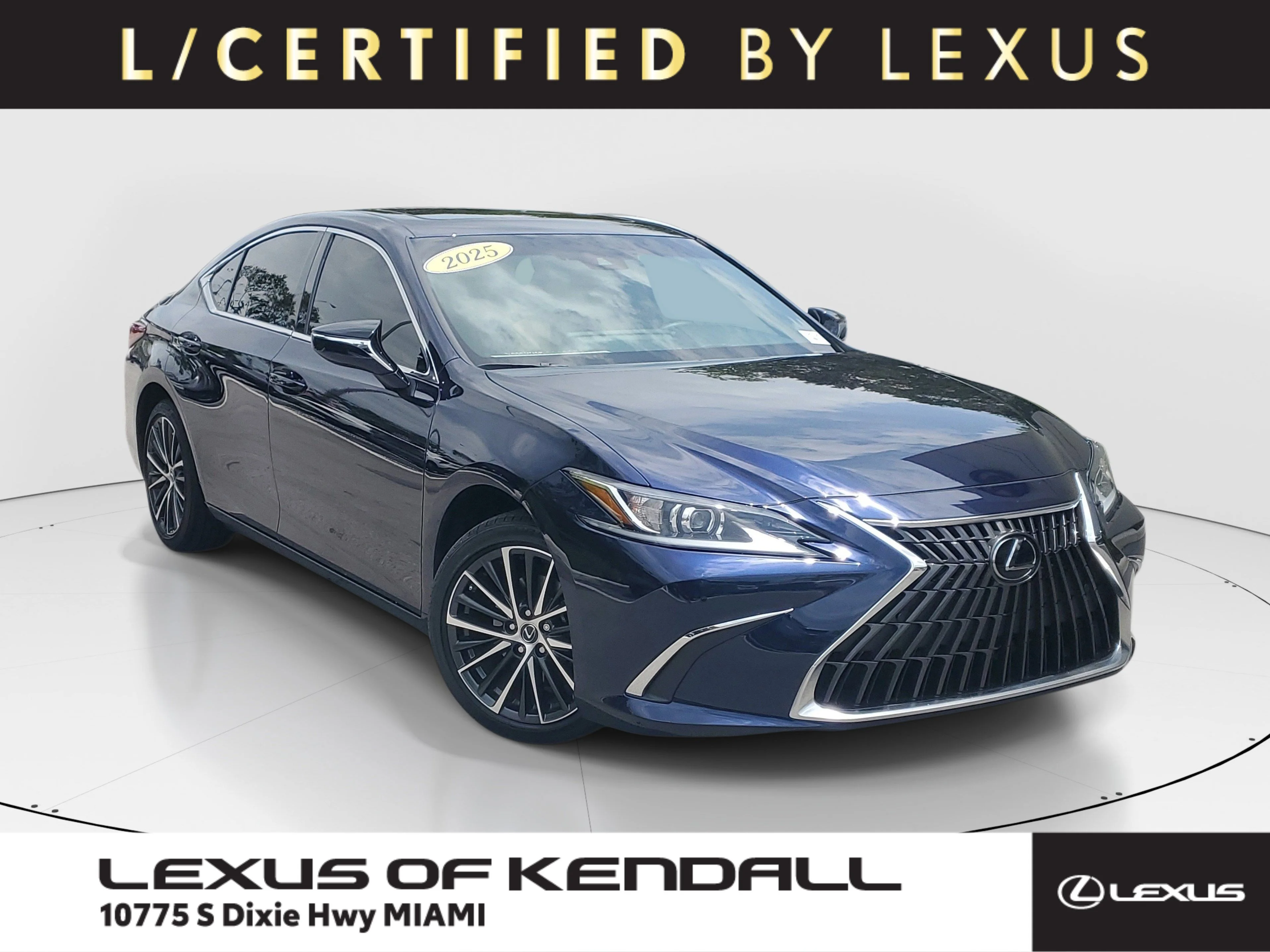 2025 Lexus ES 300h 300h's photo