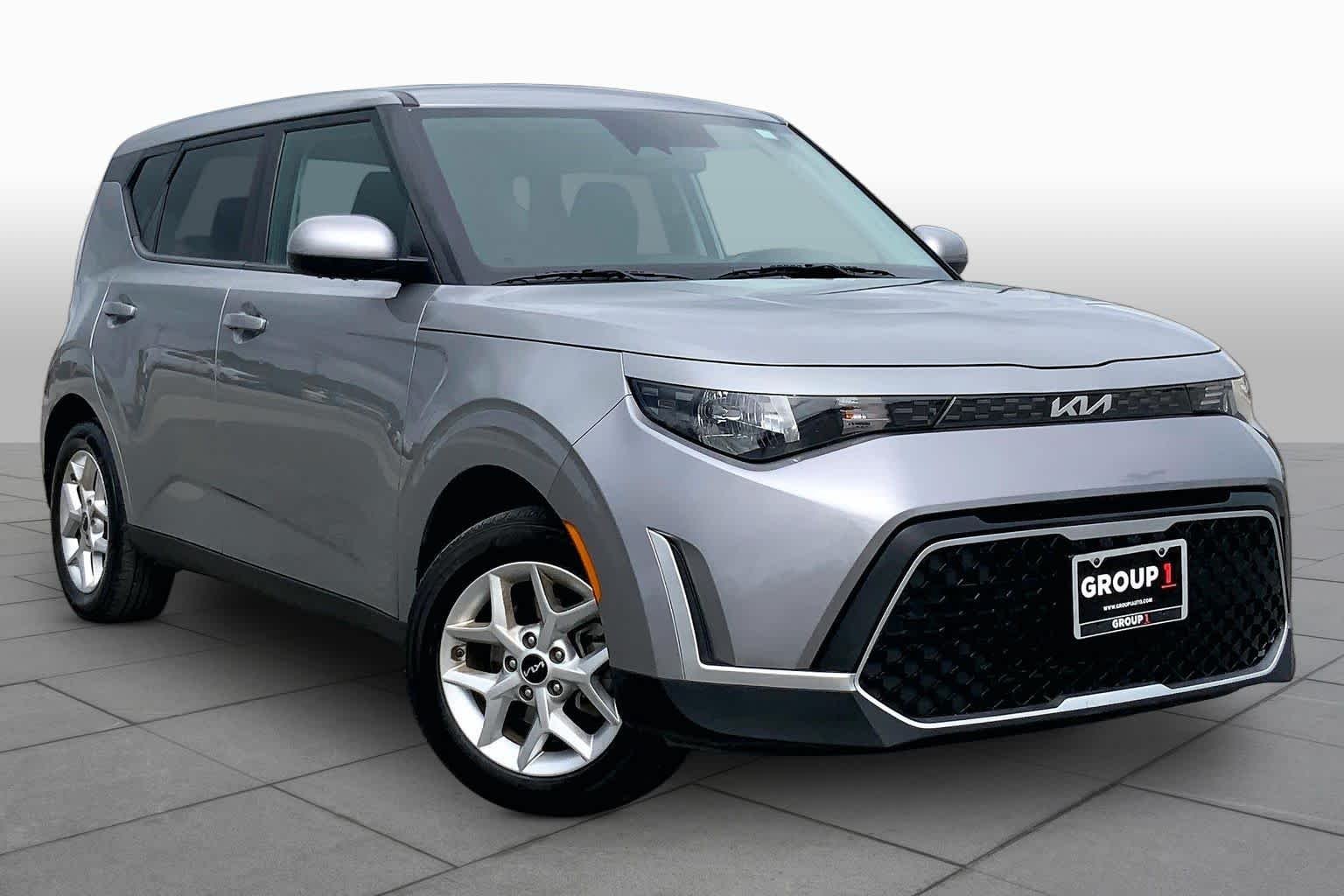 Used 2023 Steel Gray Kia LX image 3
