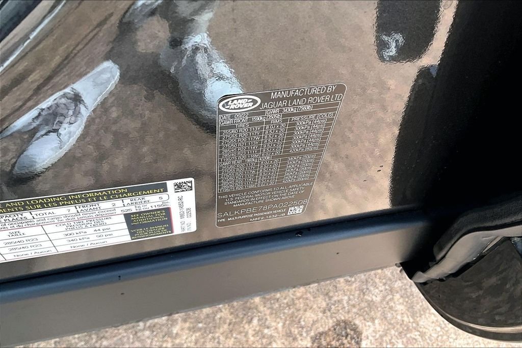 Certified Used 2023 Carpathian Gray Premium Metallic Land Rover SE image 31