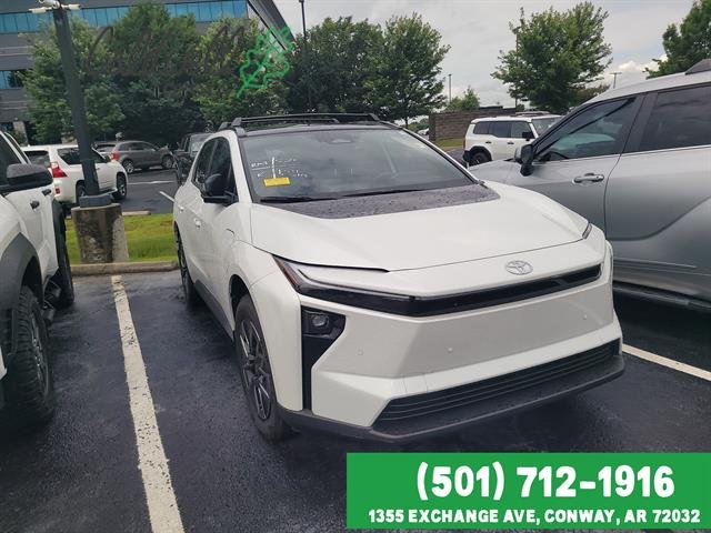 Certified Used 2026 Wind Chill Pearl Toyota XLE Plus image 3