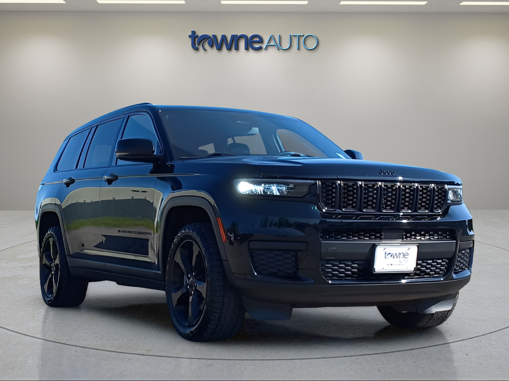 Used 2022 Black Jeep Altitude image 6