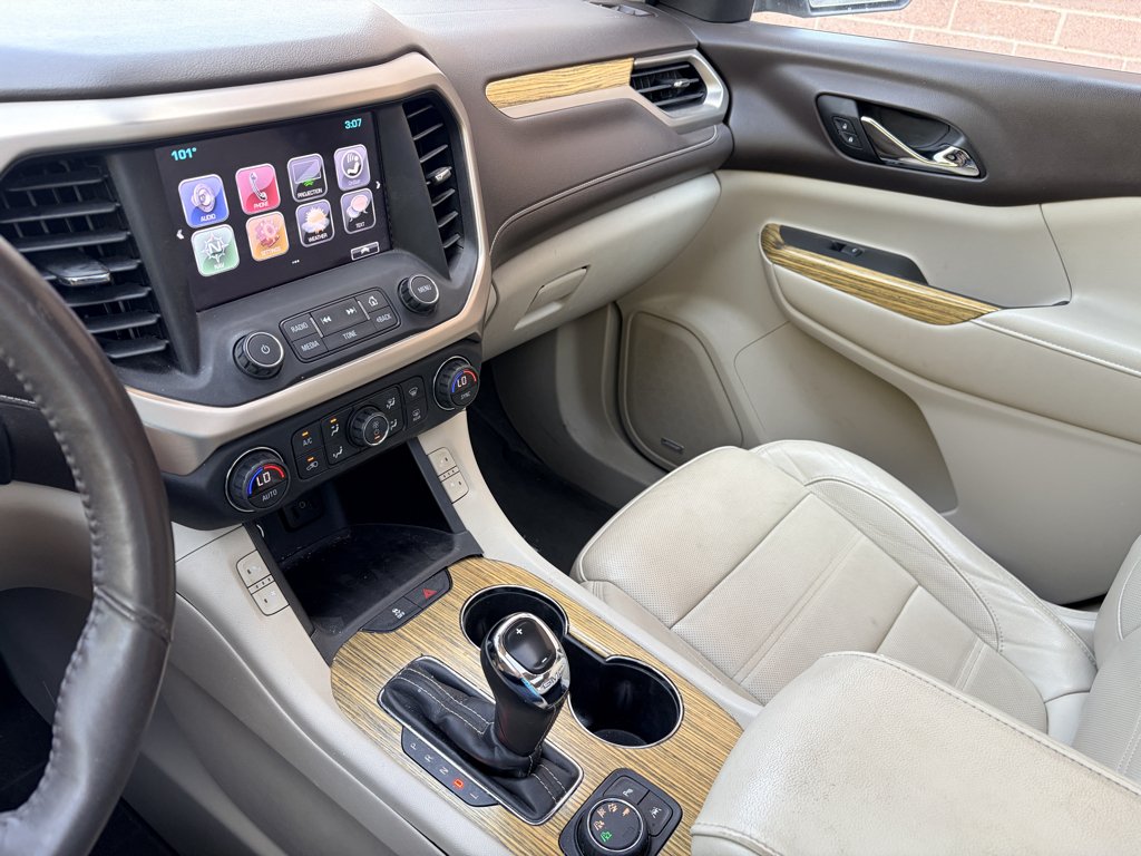 Used 2017 White Frost Tricoat GMC Denali image 18