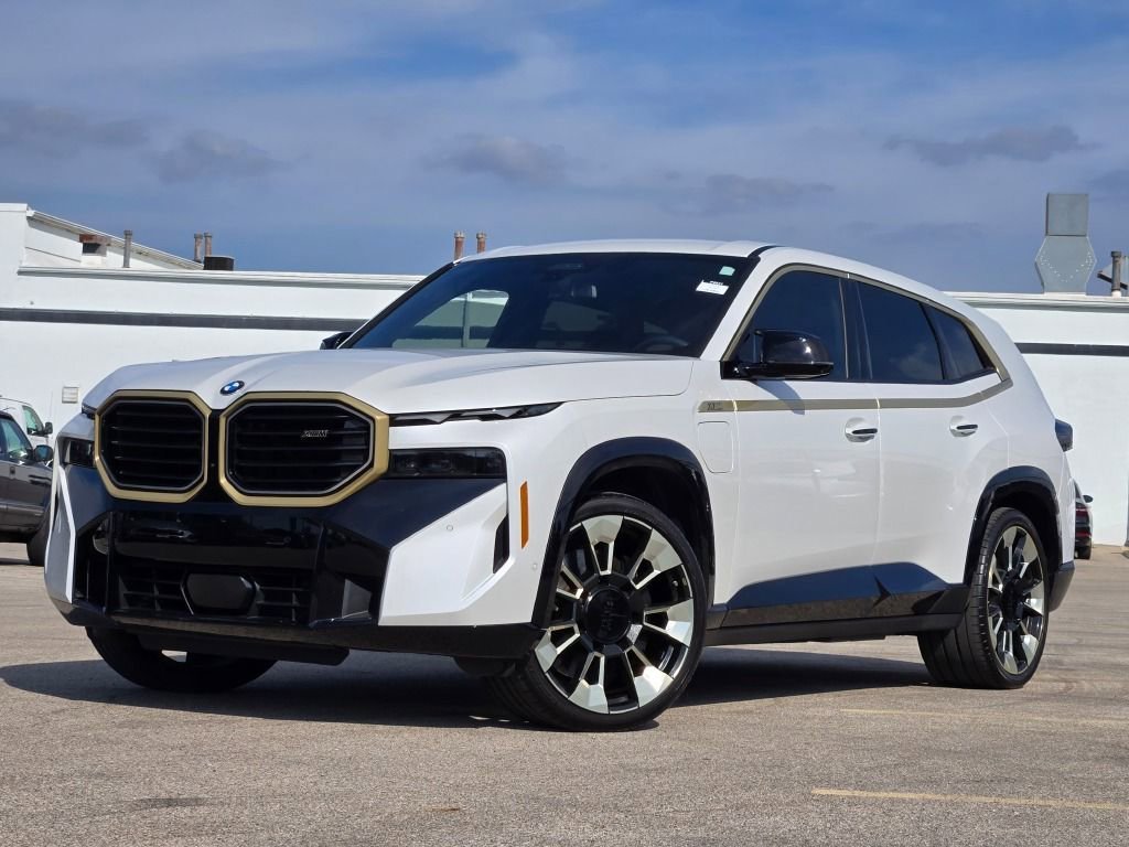 2023 BMW XM Base