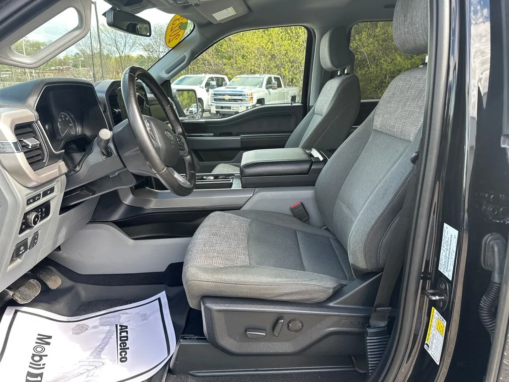 Used 2023 Black Ford XLT image 9