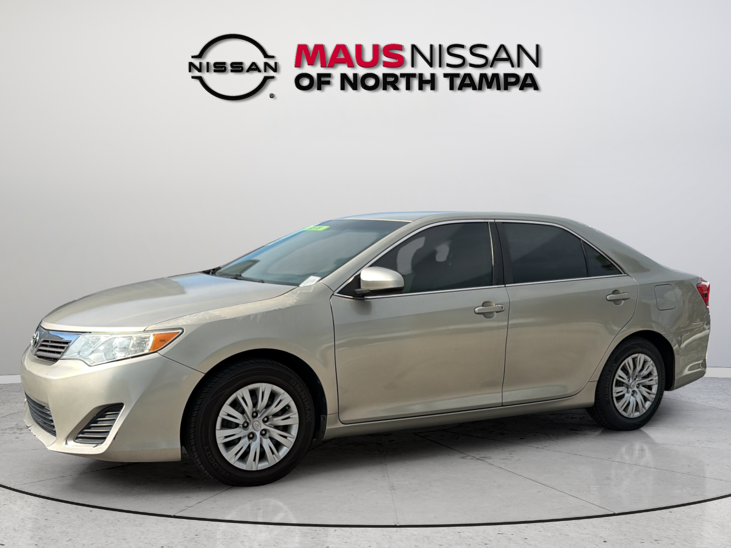 Used 2014 Creme Brulee Toyota L image 5