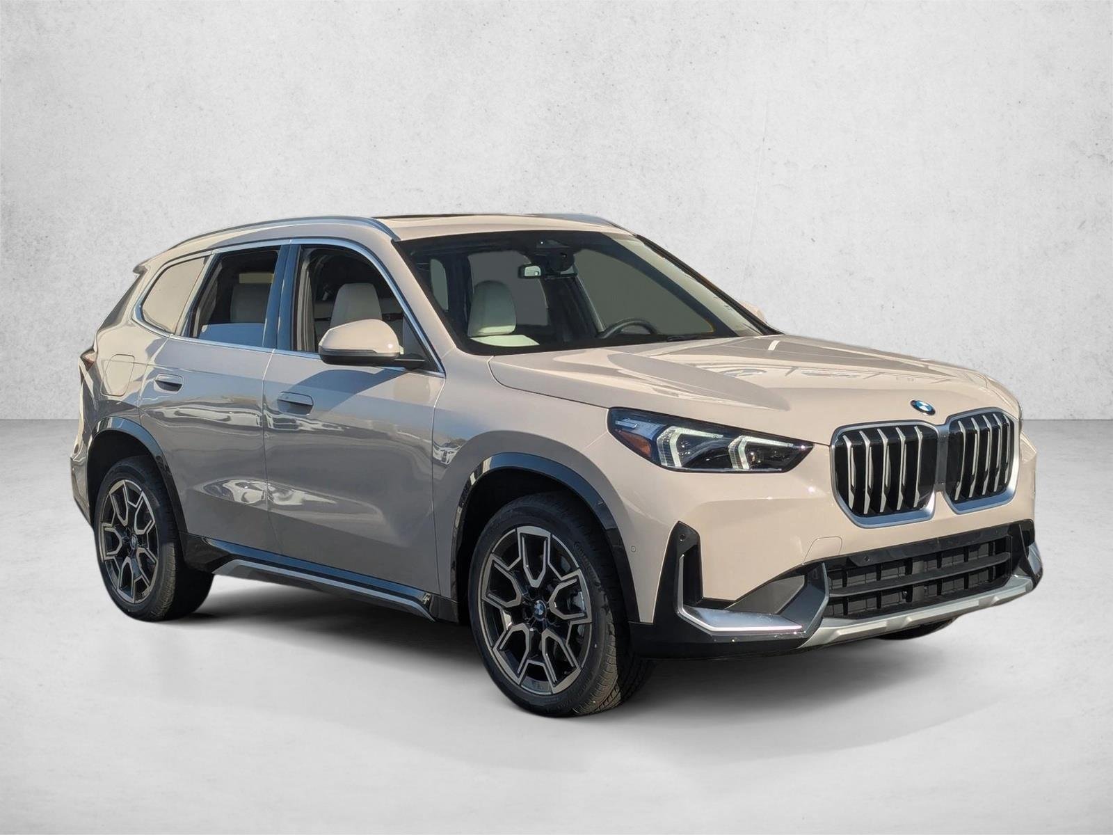 Used 2026 Dune Grey Metallic BMW xDrive28i image 7