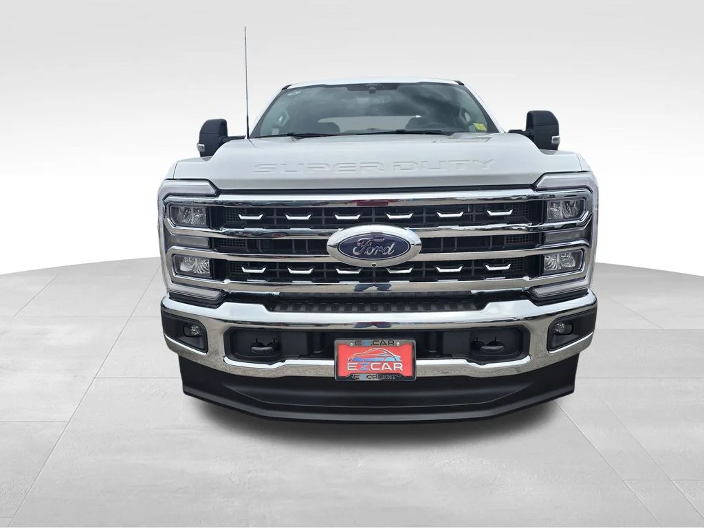 New 2026 Oxford White Ford F-350® Lariat® image 2