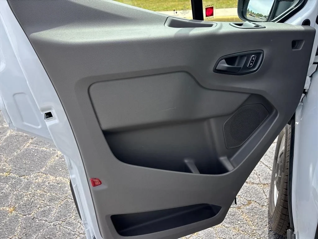 New 2026 Oxford White Ford Cargo Van image 22