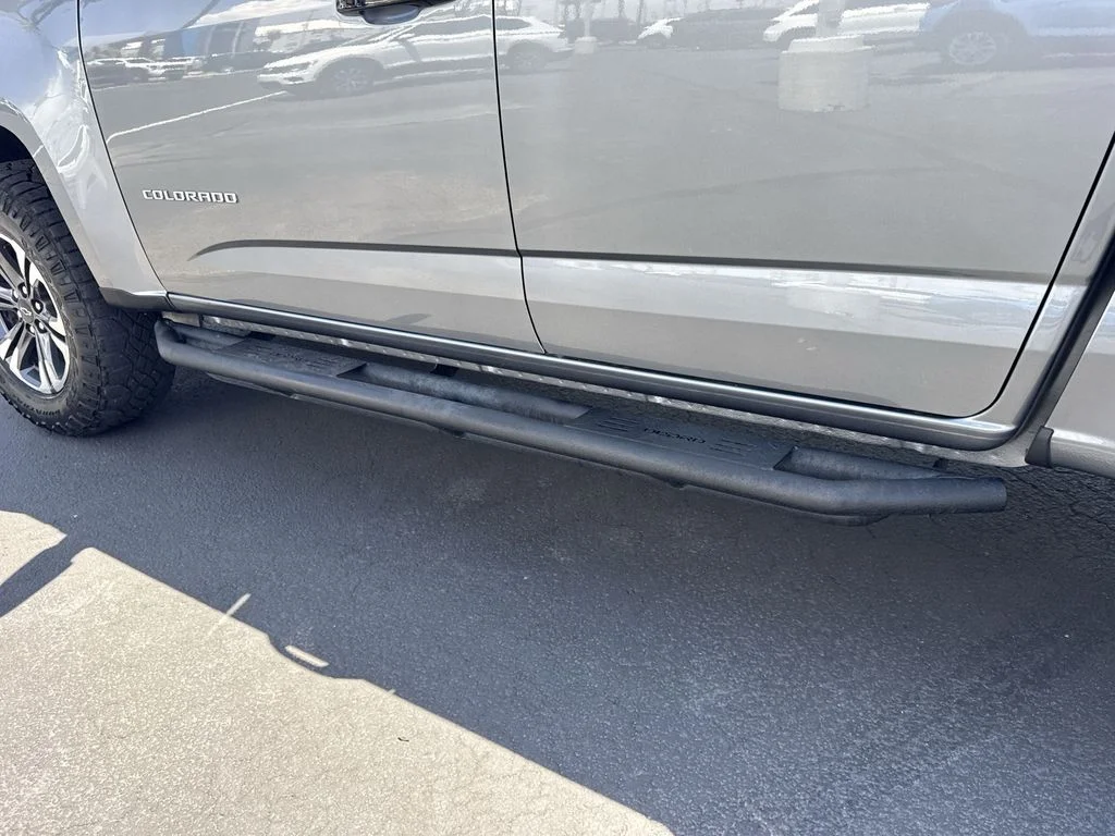 Used 2022 Gray Chevrolet Z71 image 35