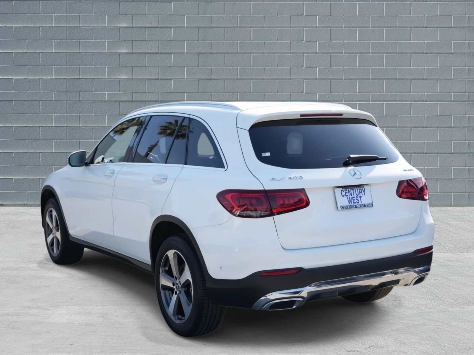 Used 2022 Polar White Mercedes-Benz GLC 300 4MATIC® SUV image 3