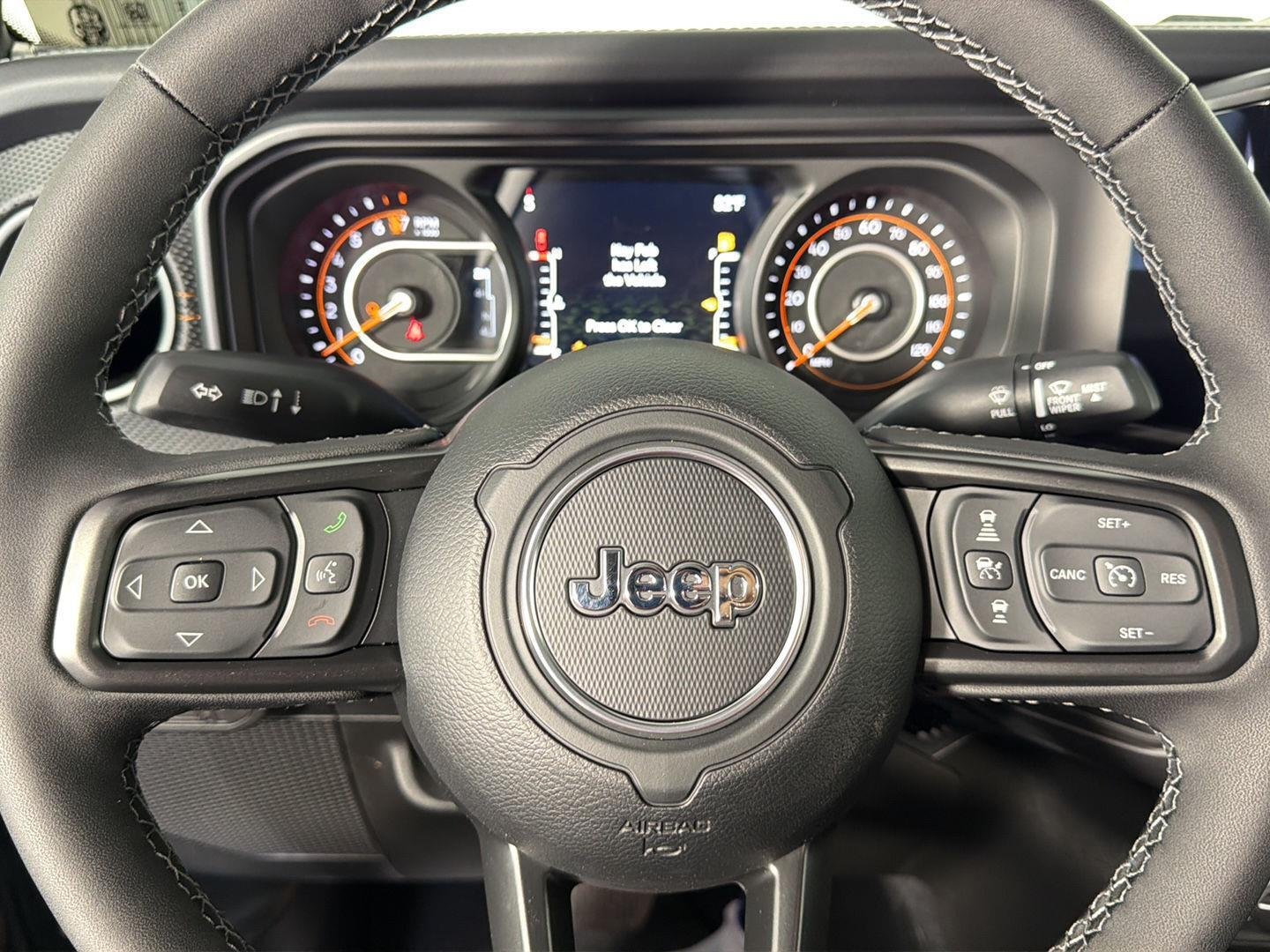 New 2026 Black Clear-Coat Exterior Paint Jeep Mojave image 13