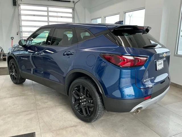 Used 2022 Blue Chevrolet LT image 5