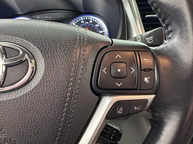 Used 2018 Gray Toyota Limited image 28