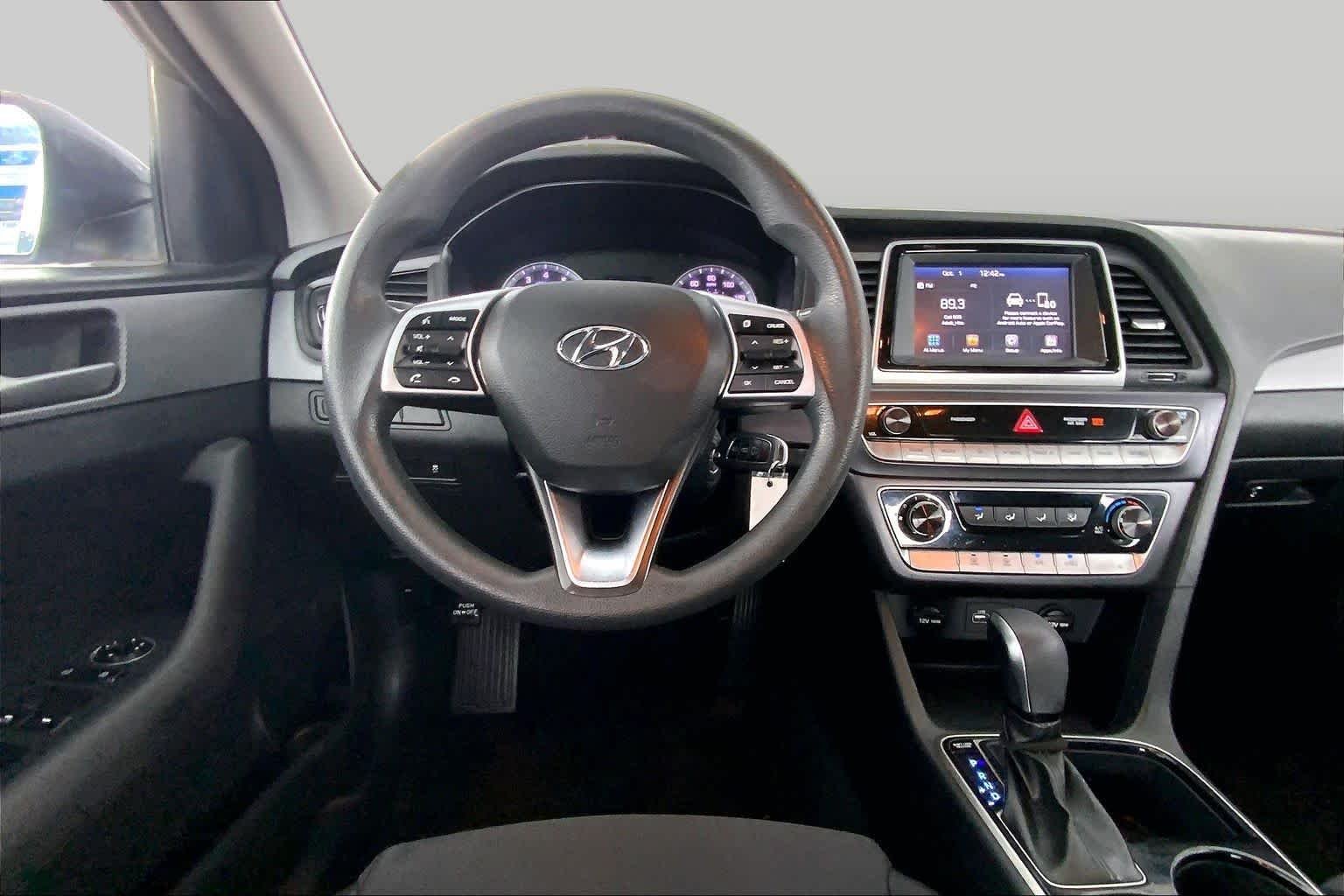 Used 2019 Phantom Black Hyundai SE image 6