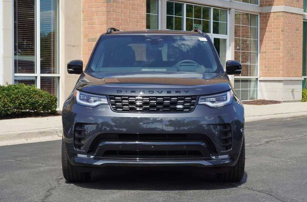 New 2026 Carpathian Grey Land Rover Dynamic SE image 4