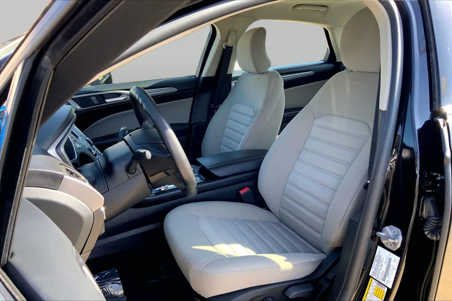 Used 2018 Shadow Black Ford S image 9