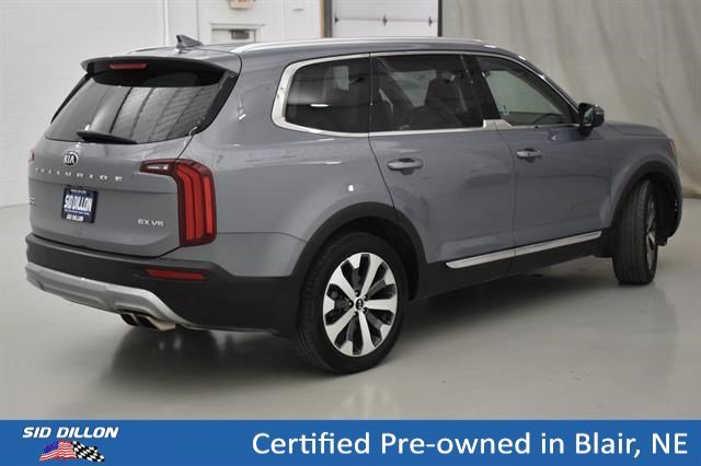 Used 2021 Everlasting Silver Kia EX image 14