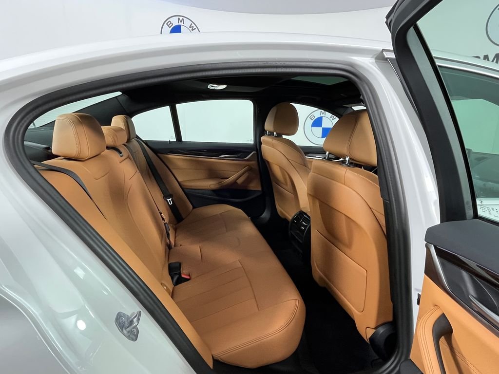 Used 2023 White BMW 530i xDrive image 23