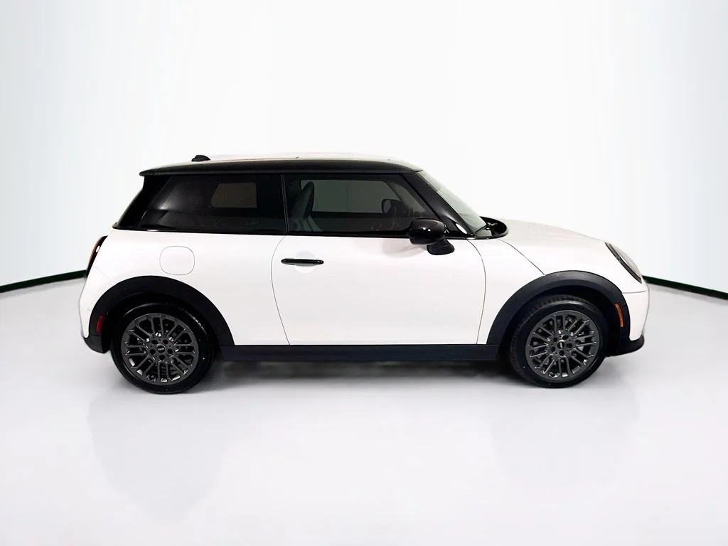 New 2026 Nanuq White Metallic MINI Signature Plus image 4