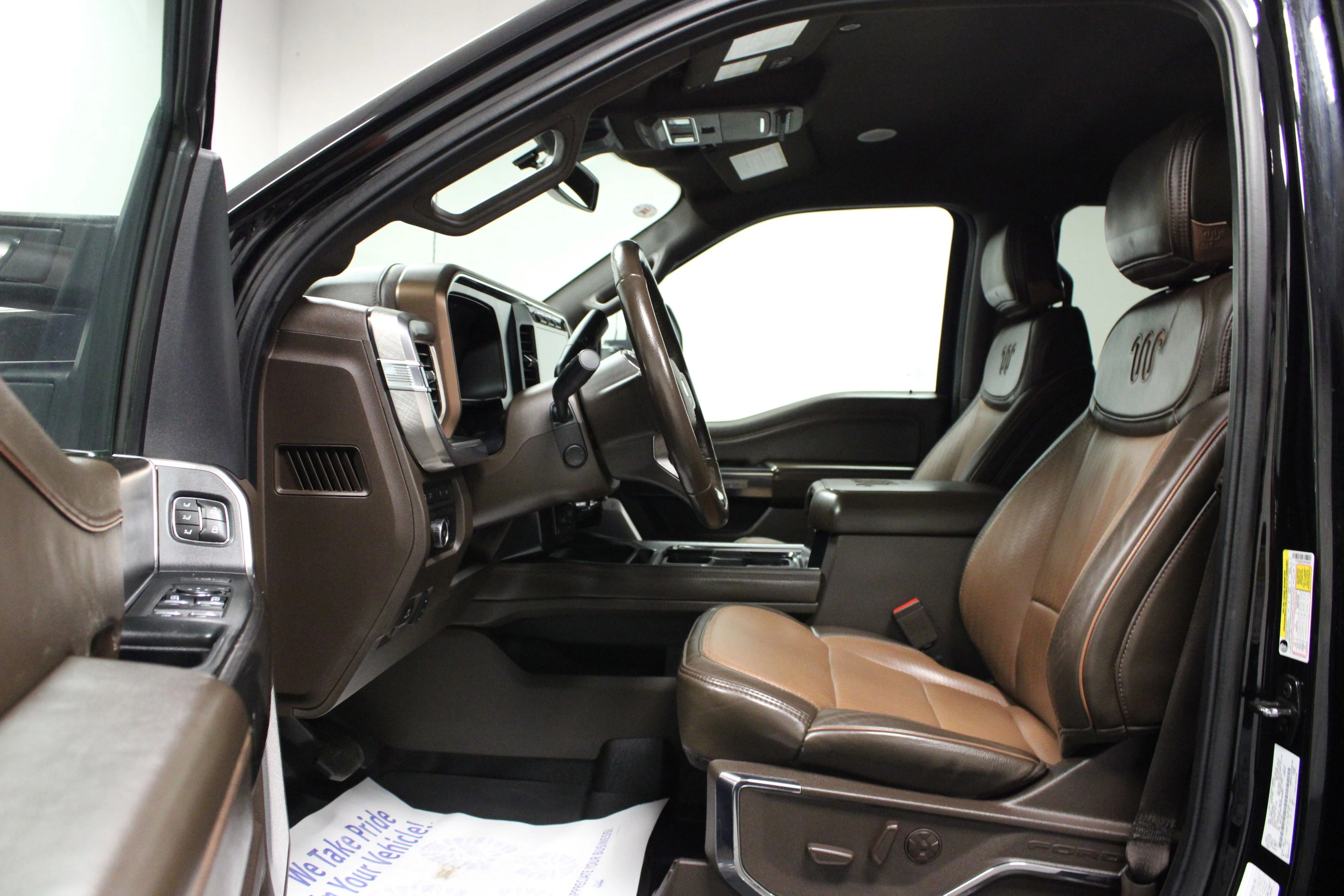 Used 2023 Agate Black Metallic Ford King Ranch image 12
