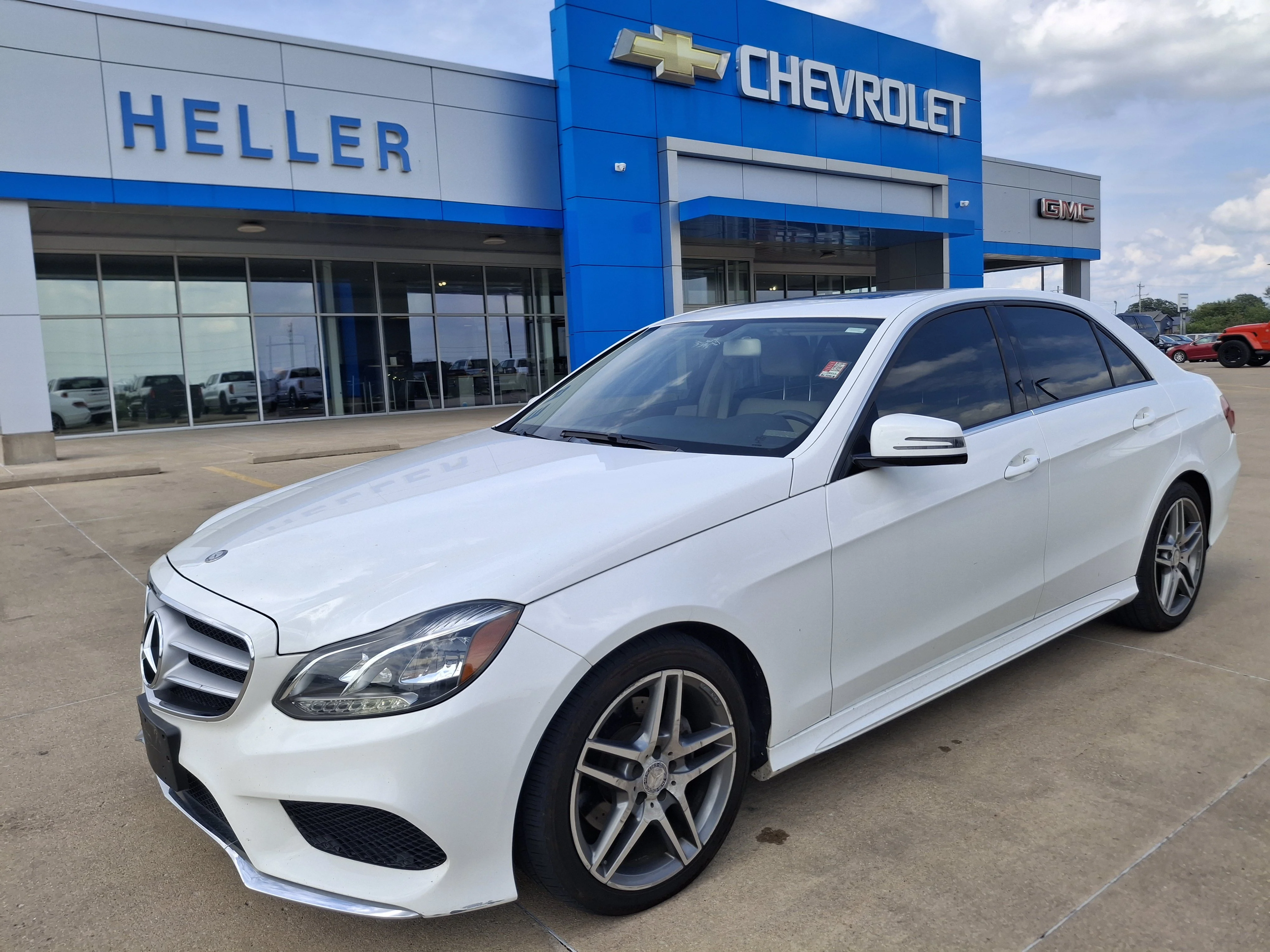 Used 2015 Polar White Mercedes-Benz E 350 Luxury image 3
