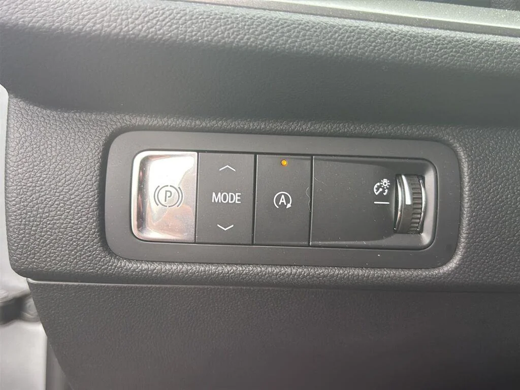 Used 2026 Sterling Gray Metallic Chevrolet FWD LT image 11