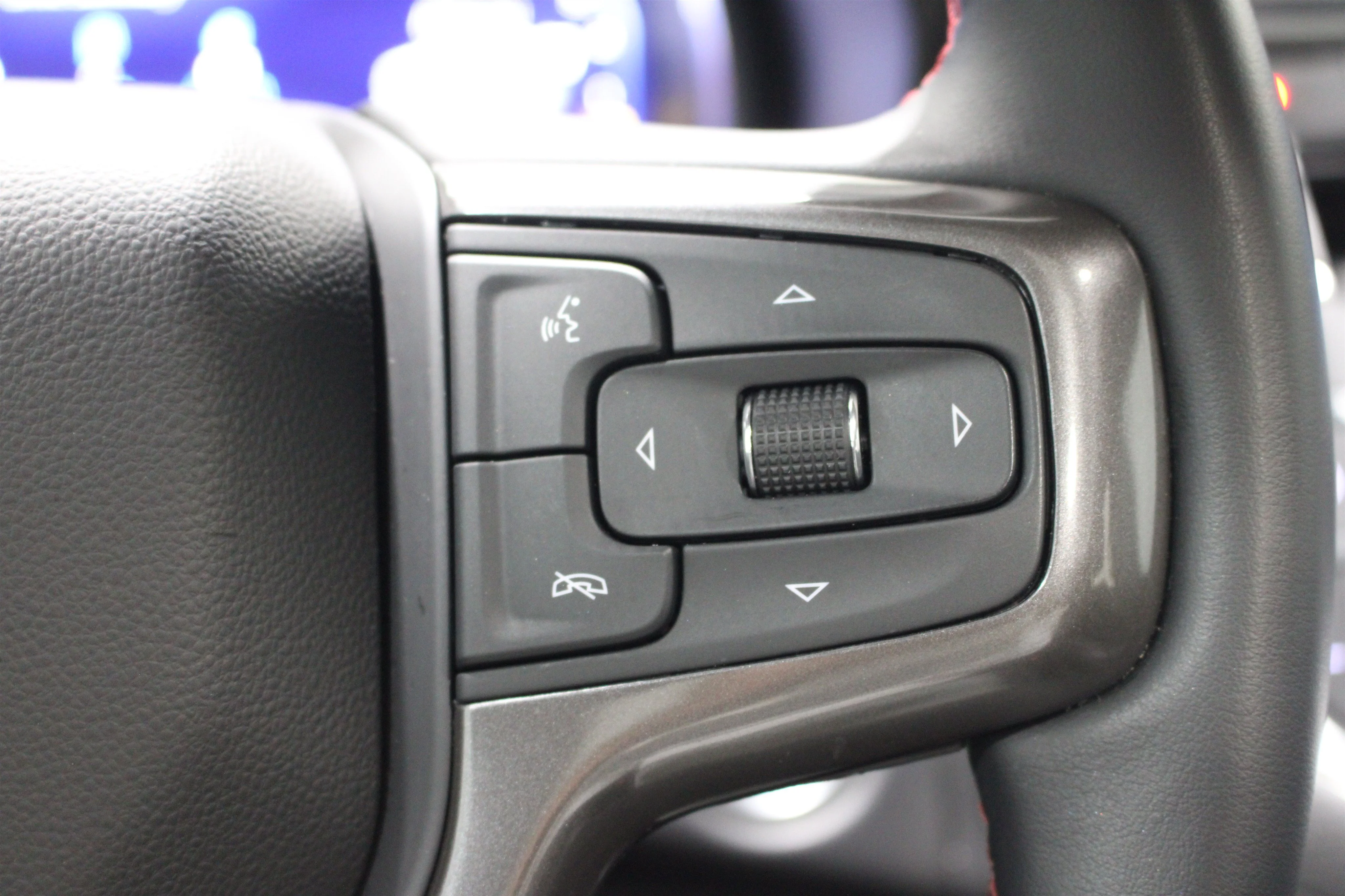 2024 Chevrolet Suburban RST - Photo 13