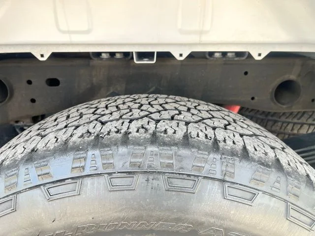 Used 2025 White Chevrolet Custom image 9