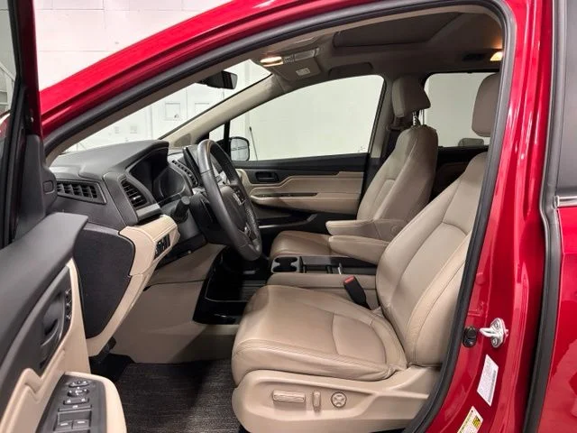 Used 2024 Red Honda EX-L image 16