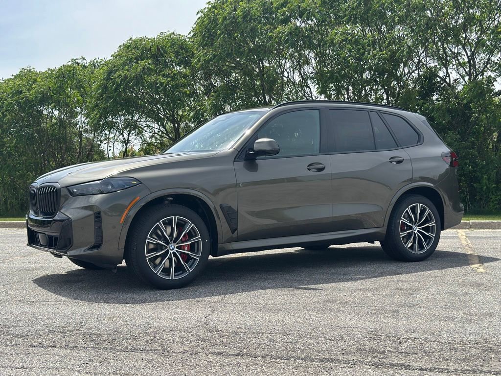 New 2026 Manhattan Green Metallic BMW xDrive40i image 3