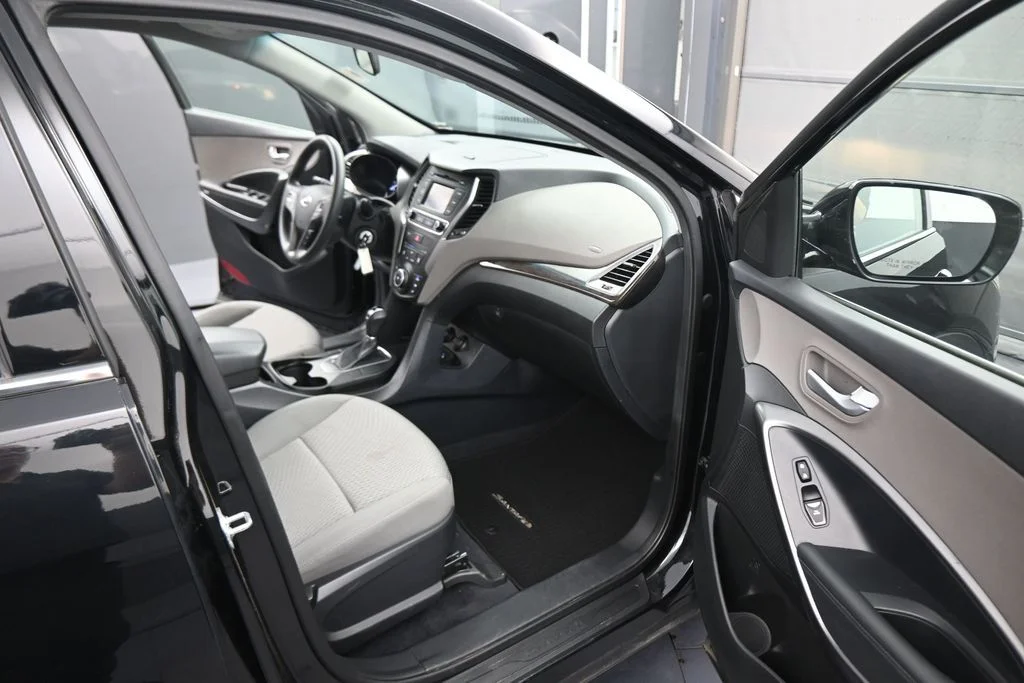 Used 2017 Black Hyundai 2.4 Base image 42